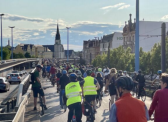 Fahraddemo am 06.06. auf der Hochstraße in Halle