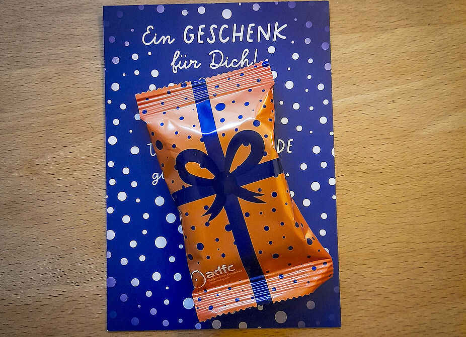 251204_ADFC_Lebkuchen.jpg Lebkuchengeschenk samt Grußkarte